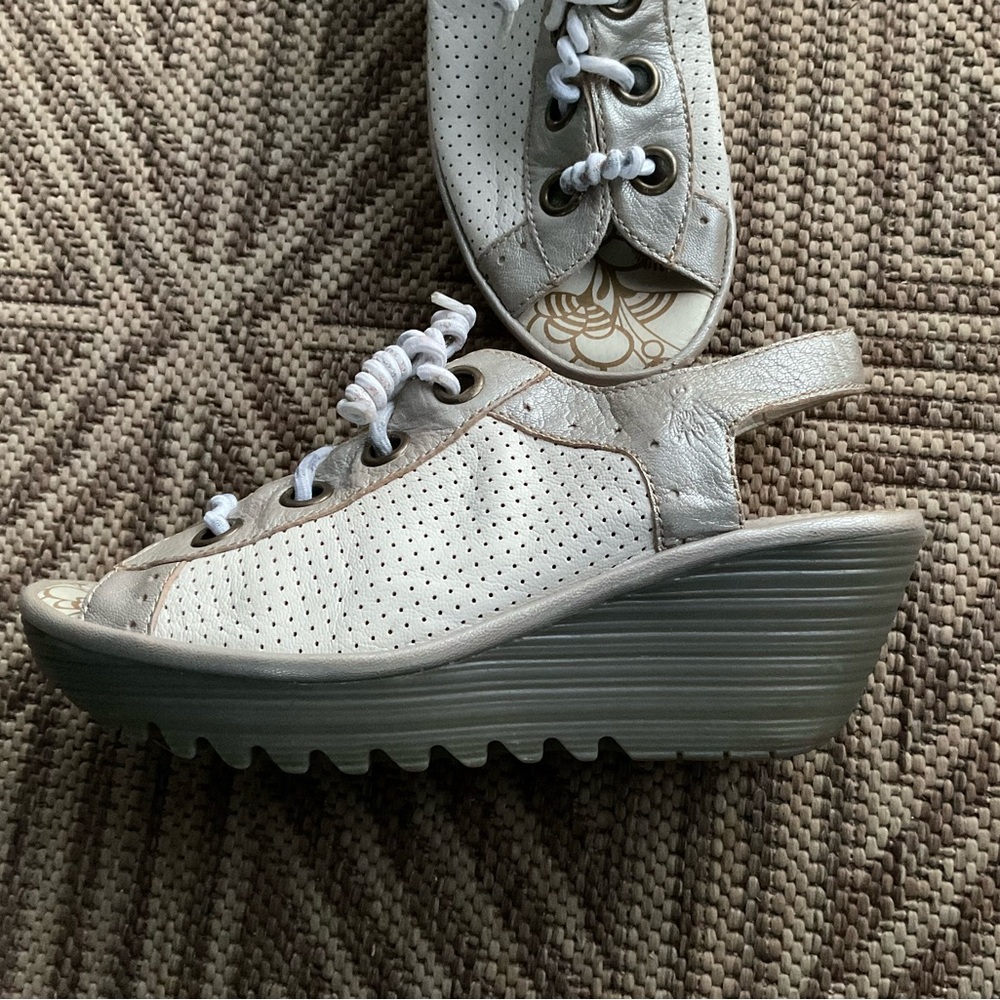 Fly London Yito white silver wedge sandals 39 8
